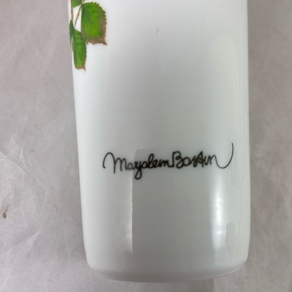 MARJOLEIN BASTIN set of 3 Nature’s Sketchbook Signed Bud Vases Milk Glass 6”Tall - Picture 5 of 14